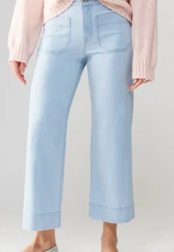 The Patch Pocket Wide Leg in Ultra Pale