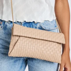 The Woven Clutch in Nude